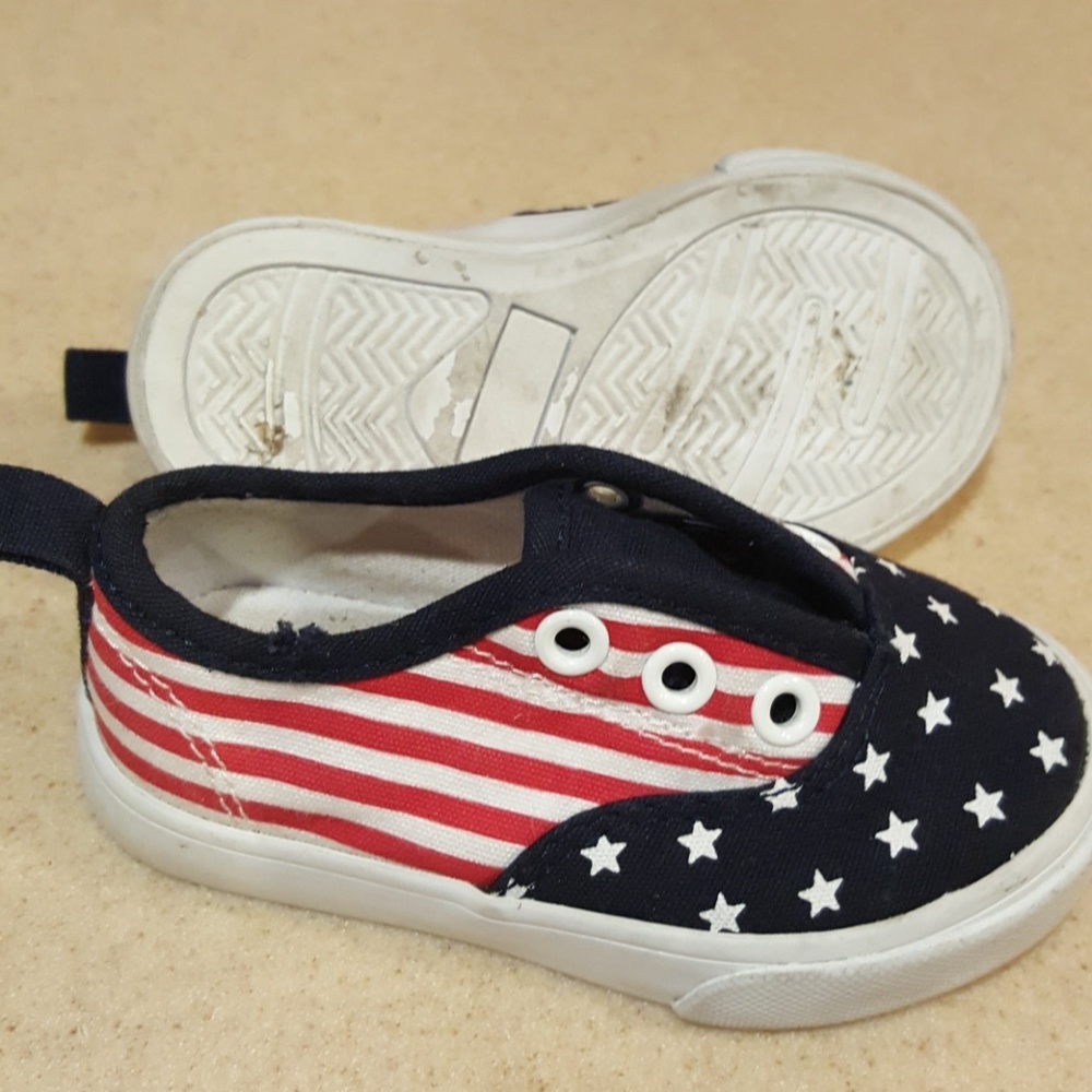 Gymboree patriotic shoe sz 5